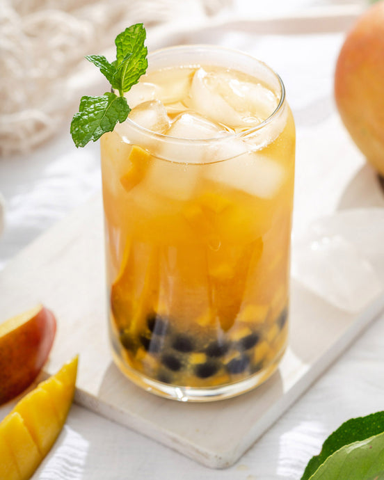 Fruité et rafraîchissant : thé vert mangue-jasmin et perles de tapioca